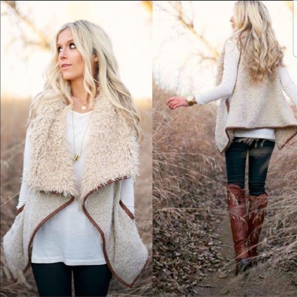 Love Tree Jackets & Blazers - 🤩🤩🤩 ***HOST PICK***Love Tree faux fur vest